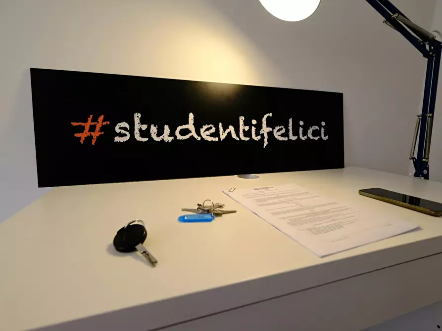 Immagine 8 di Camera in affitto  in Via Nizza a Sassari