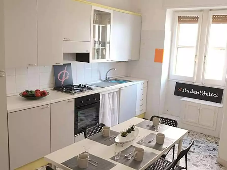 Immagine 10 di Camera in affitto  in Via Nizza a Sassari