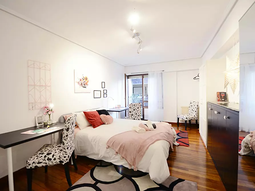 Immagine 3 di Camera in affitto  in Calle Padre Esteban Pernet a Bilbao