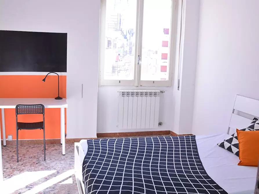 Immagine 3 di Camera in affitto  in Via dei Passeri a Cagliari