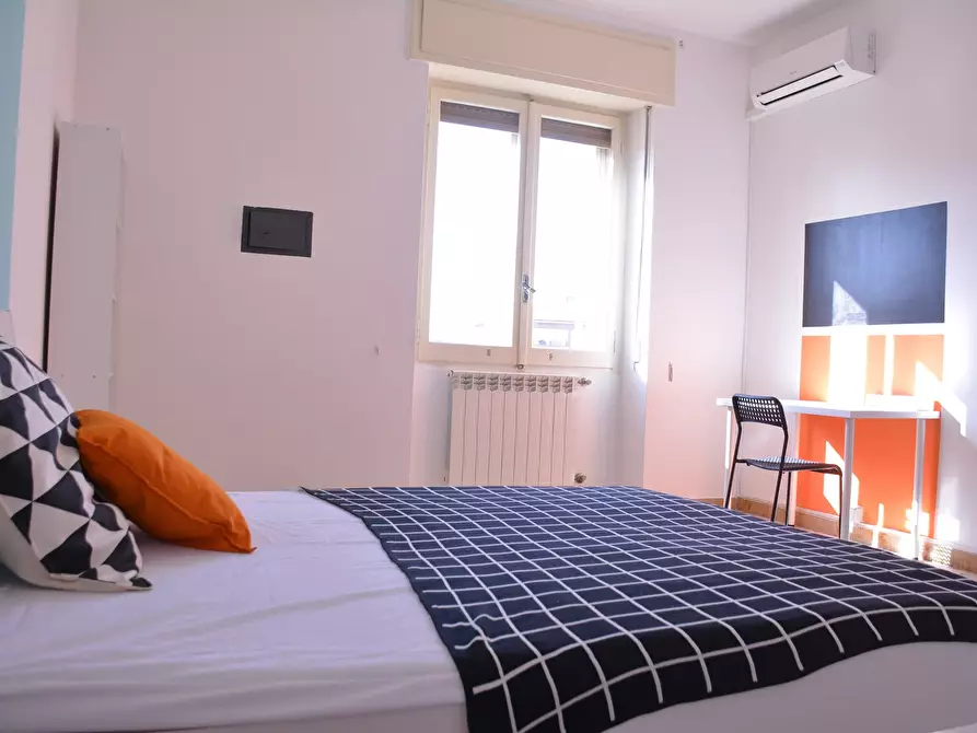 Immagine 4 di Camera in affitto  in Via dei Passeri a Cagliari