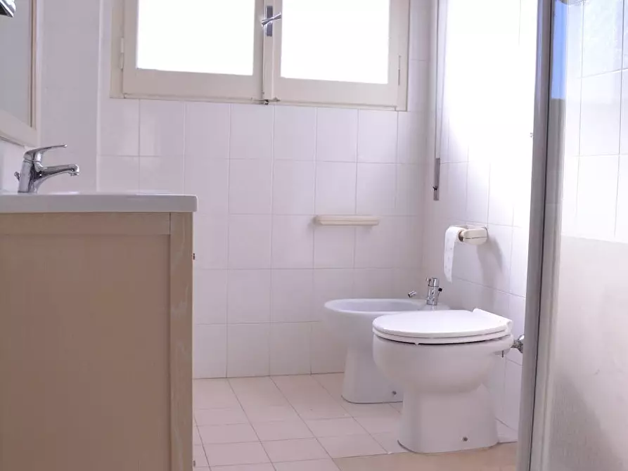 Immagine 9 di Camera in affitto  in Via dei Passeri a Cagliari