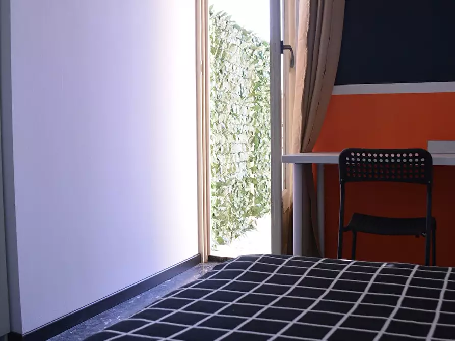 Immagine 4 di Camera in affitto  in Via dei Passeri a Cagliari