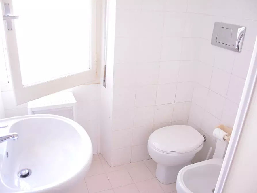 Immagine 6 di Camera in affitto  in Via dei Passeri a Cagliari