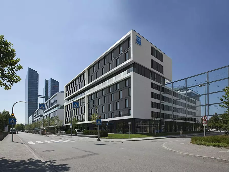 Immagine 8 di Casa indipendente in affitto  in Walter-Gropius-Straße a München