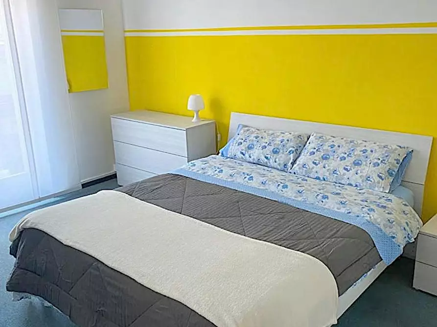 Immagine 9 di Camera in affitto  in Via Giovanni Segantini a Milano