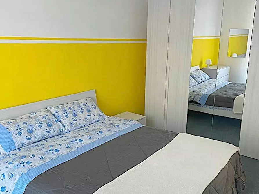 Immagine 8 di Camera in affitto  in Via Giovanni Segantini a Milano