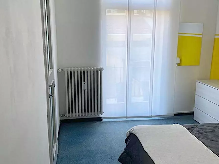 Immagine 2 di Camera in affitto  in Via Giovanni Segantini a Milano