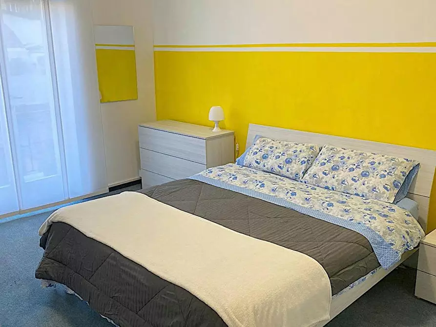 Immagine 1 di Camera in affitto  in Via Giovanni Segantini a Milano