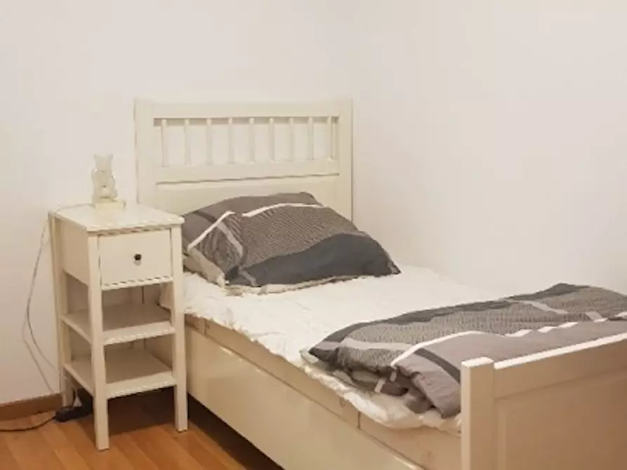 Immagine 2 di Appartamento in affitto  in Nagoldstraße a Stuttgart Bad Cannstatt