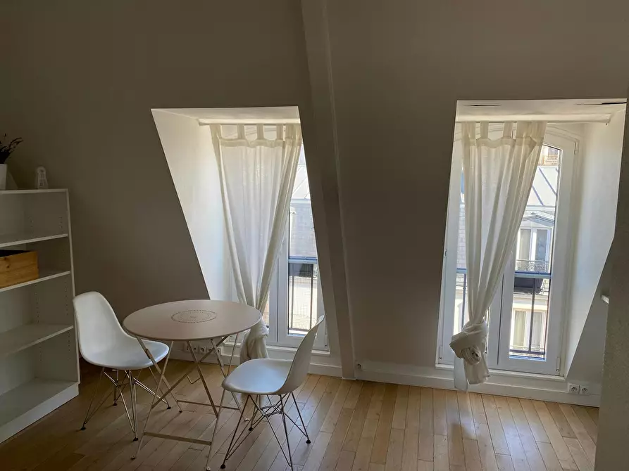 Immagine 6 di Appartamento in affitto  in Rue Saussier-Leroy a Paris 17