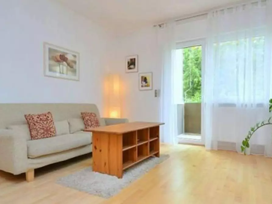 Immagine 2 di Appartamento in affitto  in Landstuhler Straße a Stuttgart Bergheim