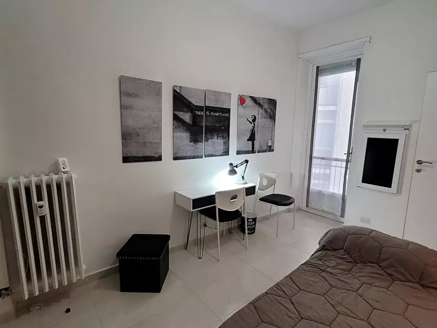 Immagine 3 di Camera in affitto  in Via Antonio Cecchi a Torino