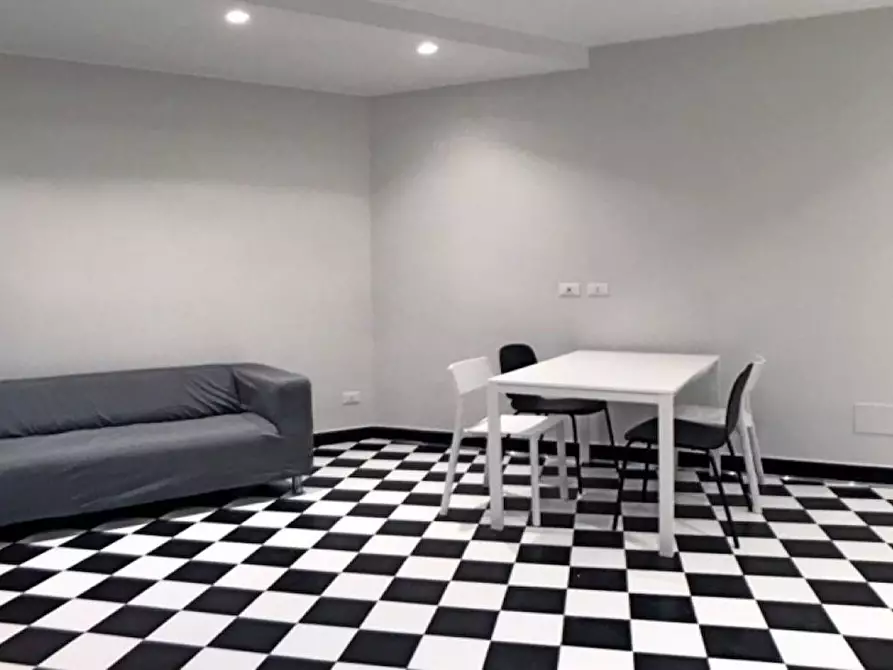 Immagine 2 di Appartamento in affitto  in Via Chioggia a Milano