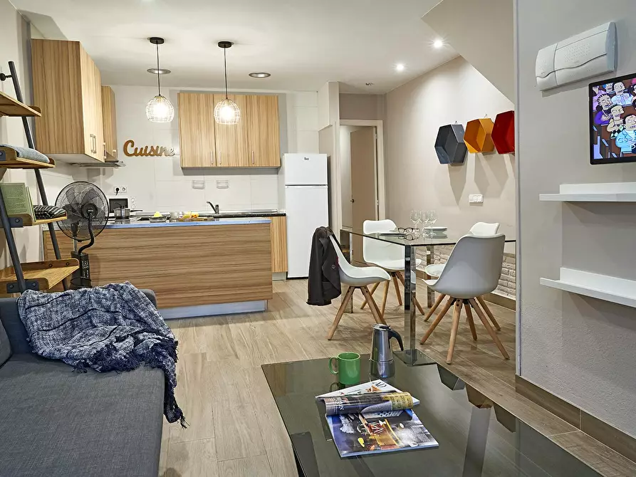 Immagine 2 di Appartamento in affitto  in Carrer del Vallès a Barcelona