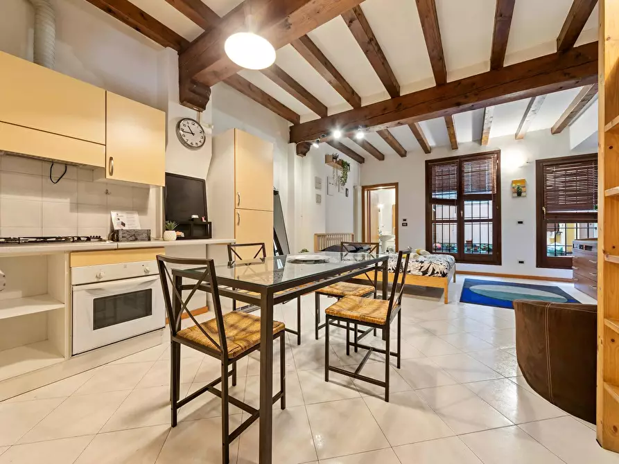 Immagine 6 di Appartamento in affitto  in Via Centotrecento a Bologna