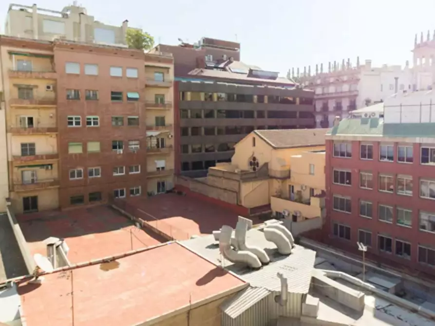 Immagine 3 di Camera in affitto  in Carrer de Muntaner a Barcelona
