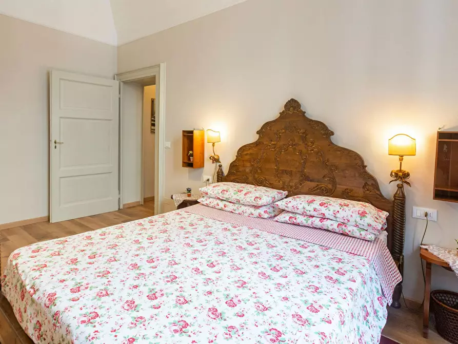 Immagine 10 di Appartamento in affitto  in Lungarno Amerigo Vespucci a Firenze