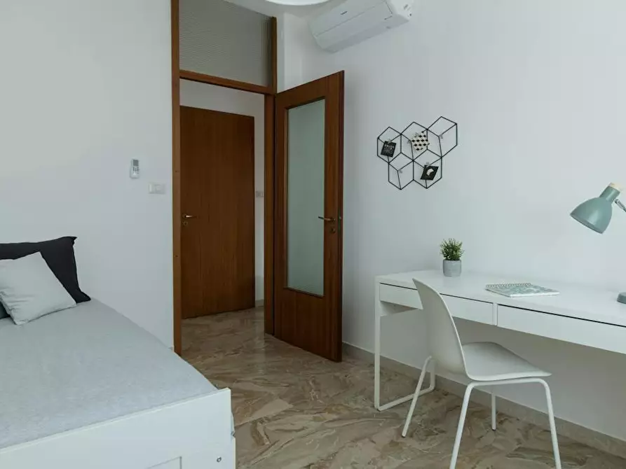 Immagine 8 di Camera in affitto  in Via Giuseppe Adami a Verona