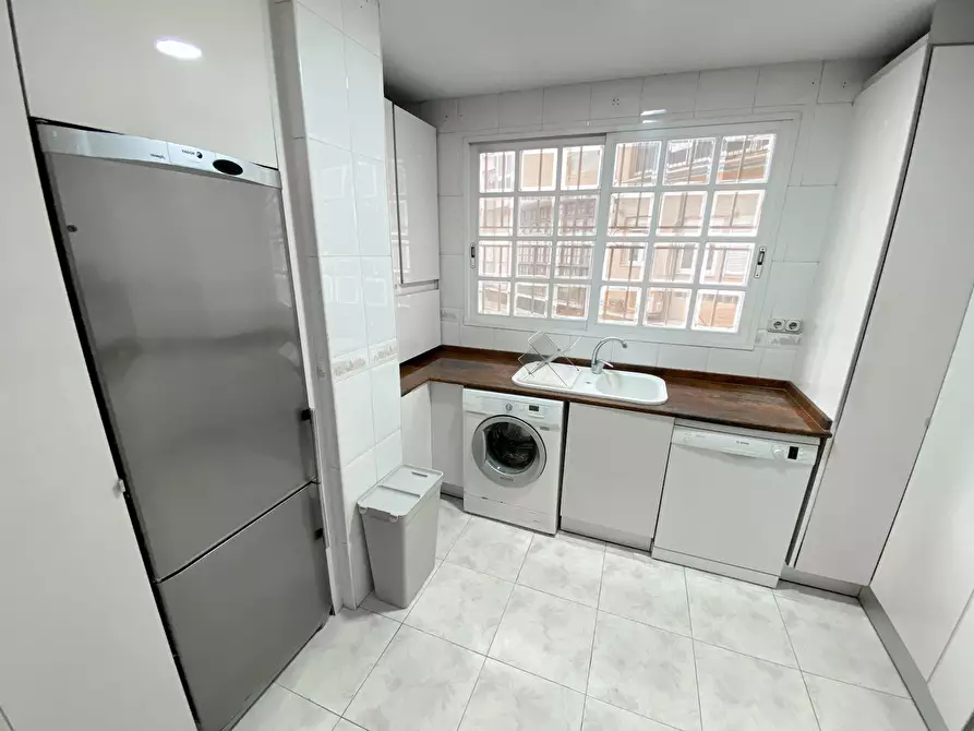 Immagine 6 di Camera in affitto  in Gran Via de les Germanies a Valencia