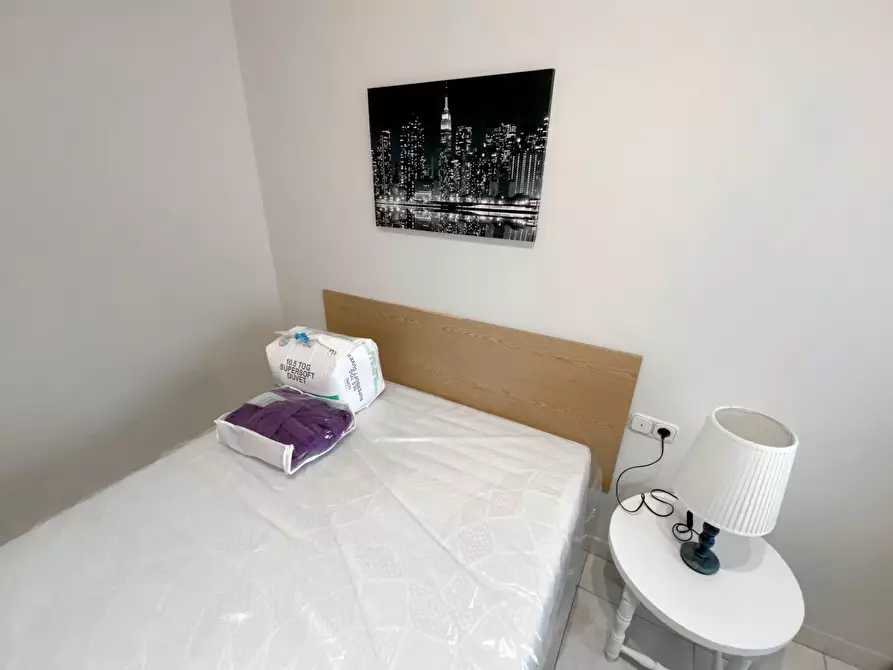 Immagine 2 di Camera in affitto  in Gran Via de les Germanies a Valencia