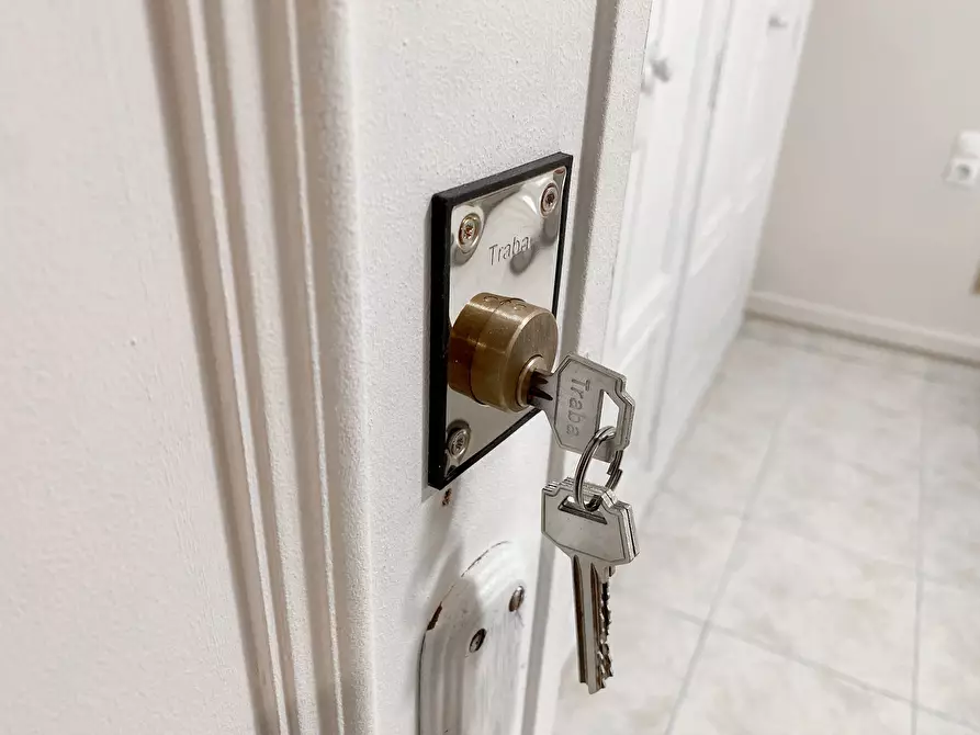 Immagine 5 di Camera in affitto  in Gran Via de les Germanies a Valencia