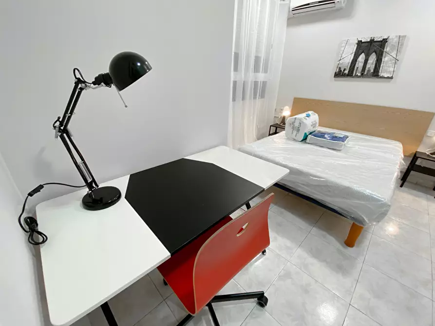 Immagine 3 di Camera in affitto  in Gran Via de les Germanies a Valencia