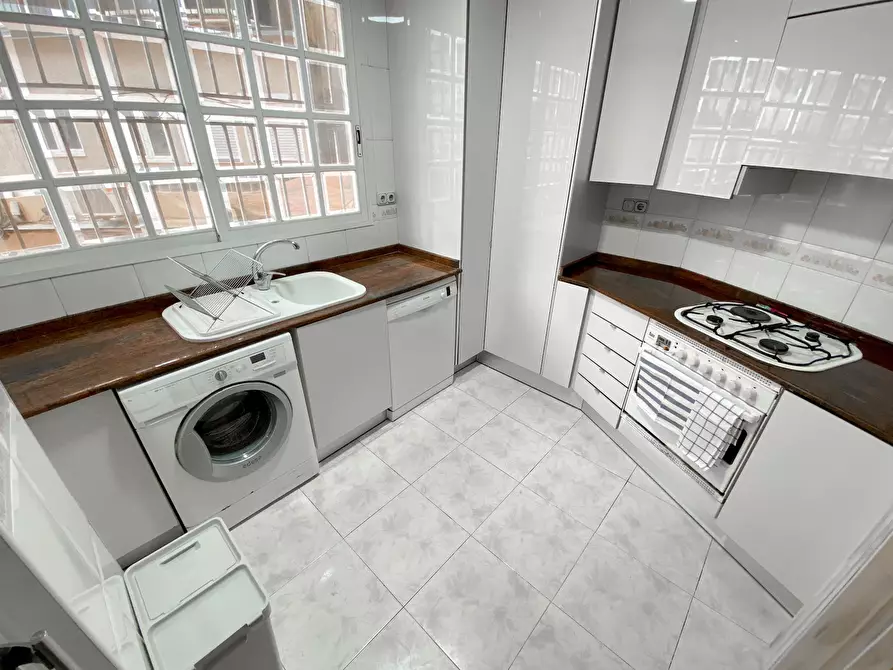 Immagine 7 di Camera in affitto  in Gran Via de les Germanies a Valencia