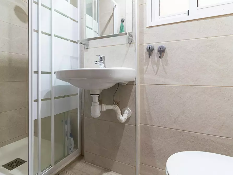 Immagine 5 di Camera in affitto  in Carrer General San Martín a Valencia