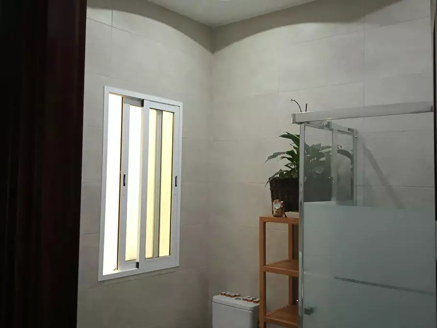 Immagine 8 di Camera in affitto  in Carrer General San Martín a Valencia