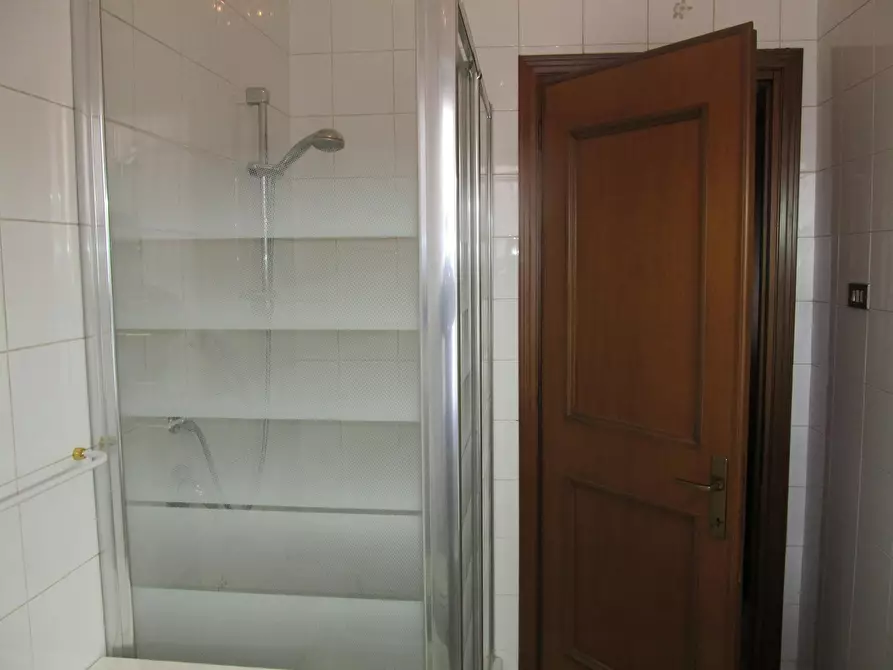 Immagine 10 di Camera in affitto  in Via delle Arniche a Roma