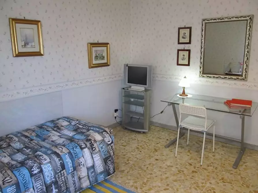 Immagine 3 di Camera in affitto  in Via delle Arniche a Roma