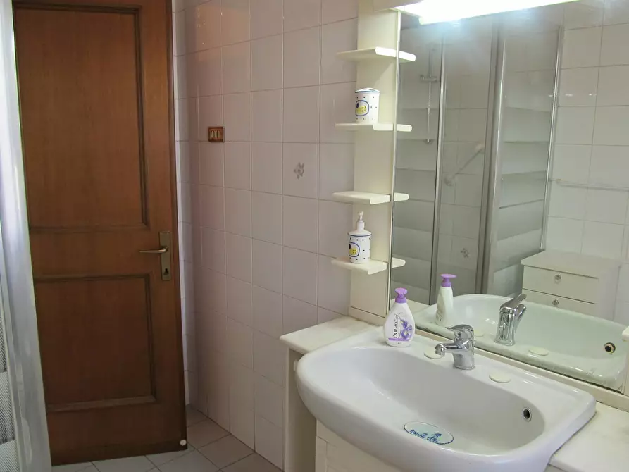 Immagine 8 di Camera in affitto  in Via delle Arniche a Roma