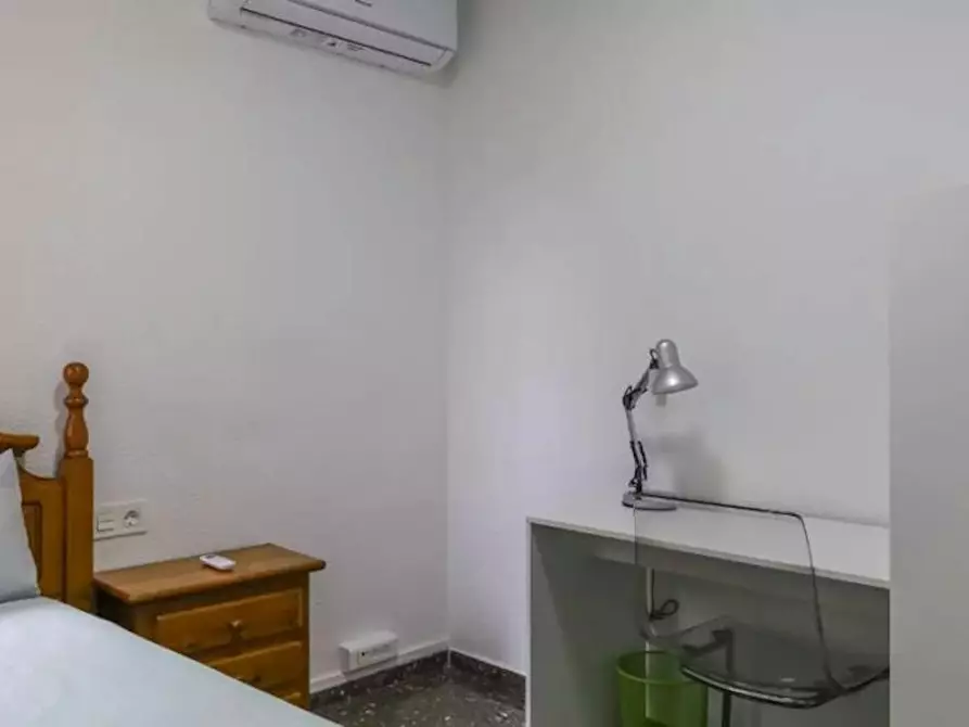 Immagine 2 di Camera in affitto  in Calle Explorador Andrés a Valencia