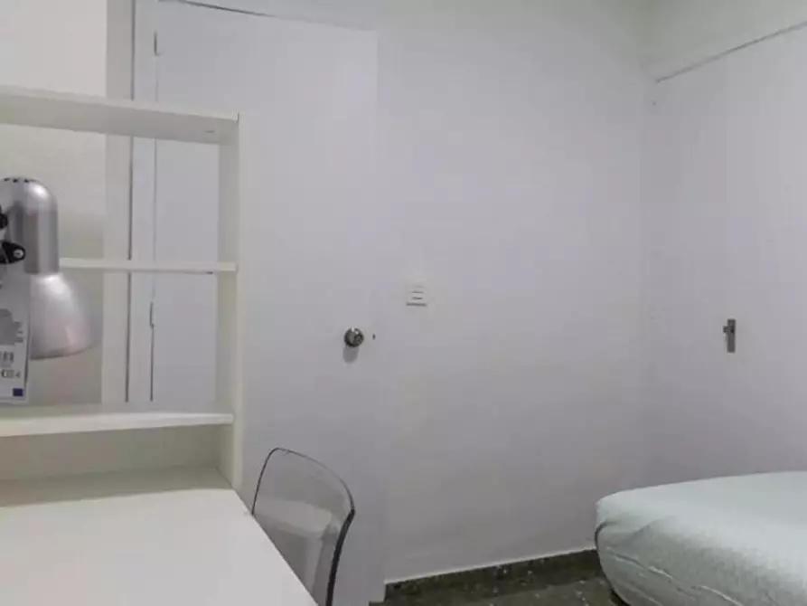 Immagine 3 di Camera in affitto  in Calle Explorador Andrés a Valencia