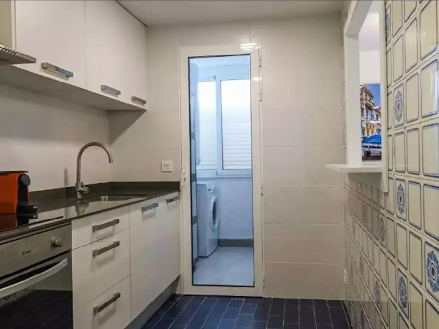 Immagine 10 di Camera in affitto  in Calle Explorador Andrés a Valencia