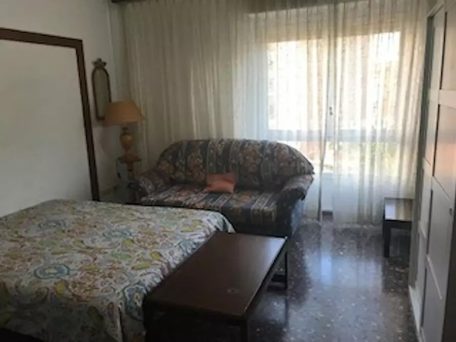 Immagine 2 di Camera in affitto  in Avinguda del Regne de València a Valencia