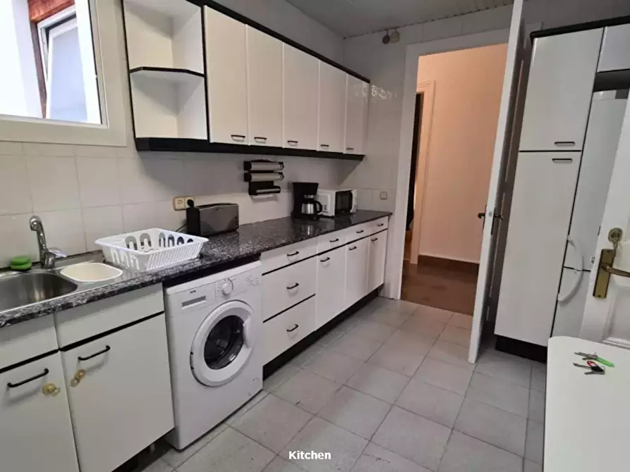 Immagine 7 di Camera in affitto  in Carrer de Muntaner a Barcelona