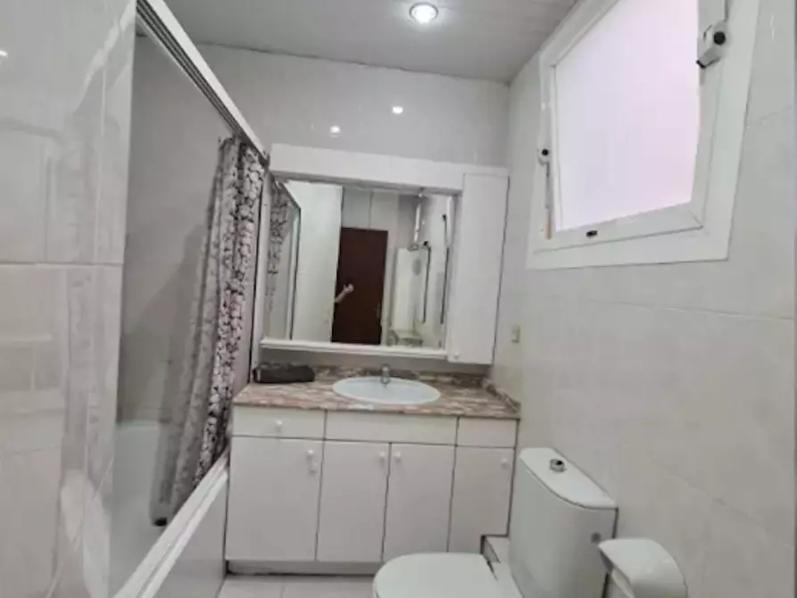 Immagine 10 di Camera in affitto  in Carrer de Muntaner a Barcelona