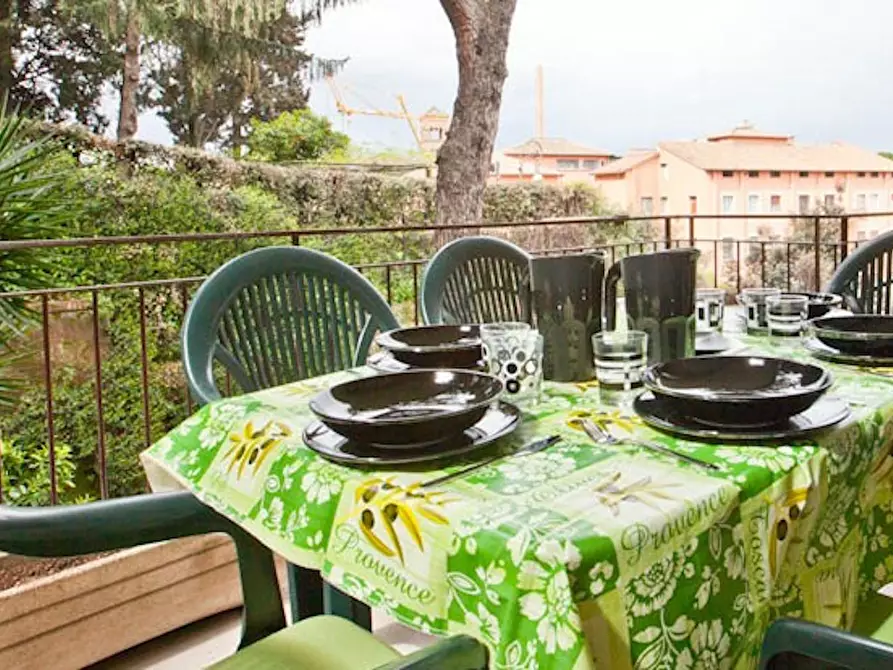 Immagine 5 di Appartamento in affitto  in Via Druso a Roma