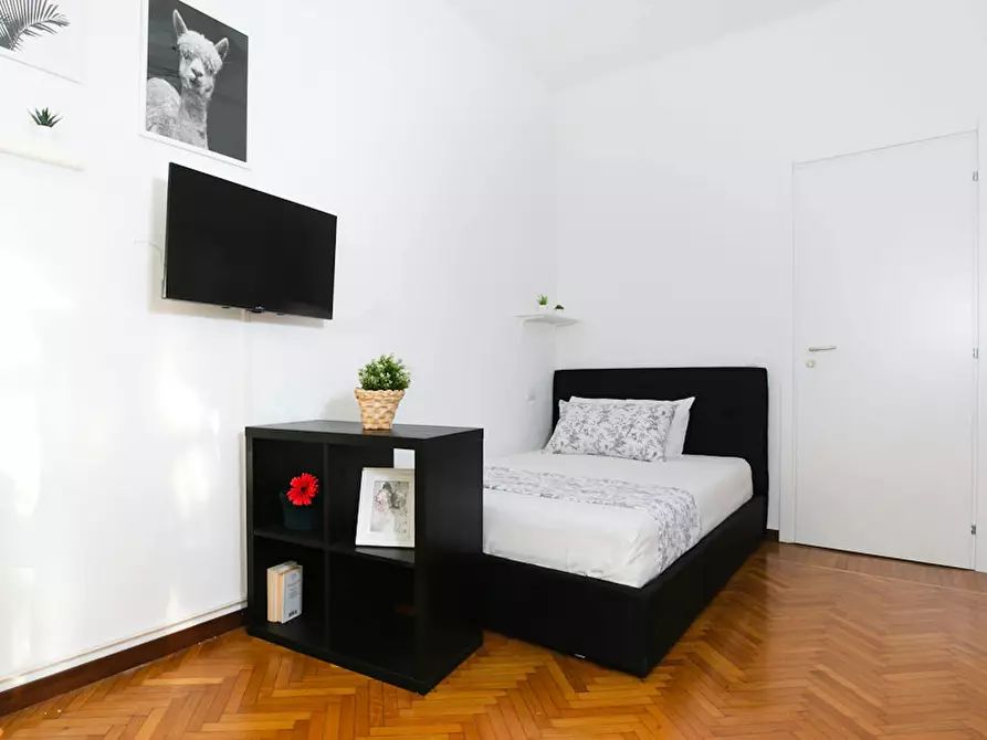 Immagine 4 di Camera in affitto  in Via Francesco Melzi d'Eril a Milano