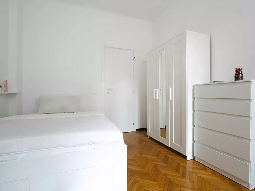 Immagine 9 di Camera in affitto  in Via Francesco Melzi d'Eril a Milano