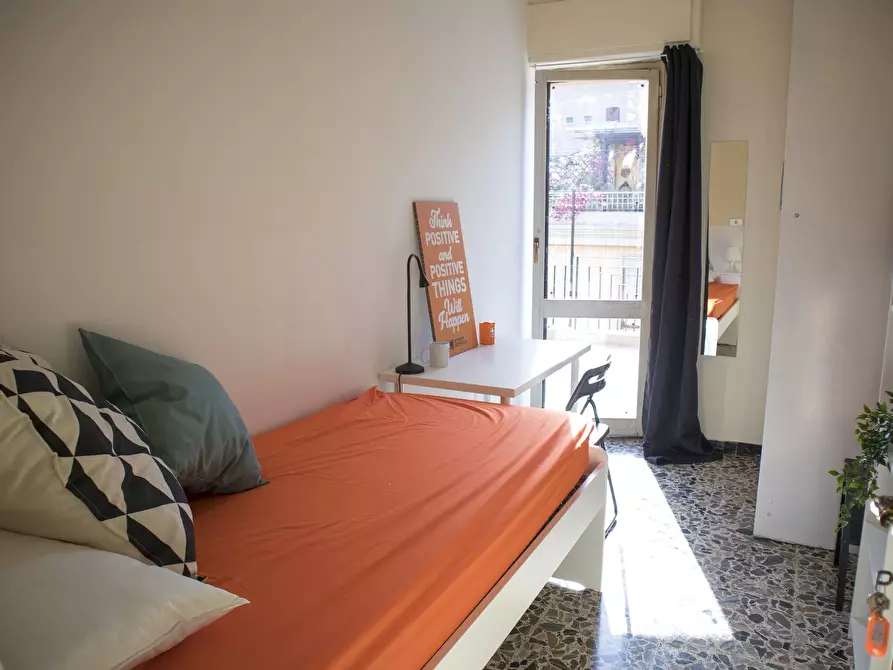 Immagine 2 di Camera in affitto  in Via Ludovico Ariosto a Cagliari