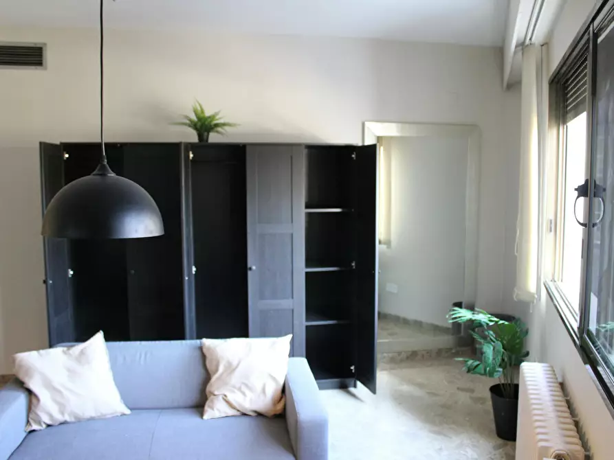 Immagine 4 di Camera in affitto  in Calle Baldoví a Valencia