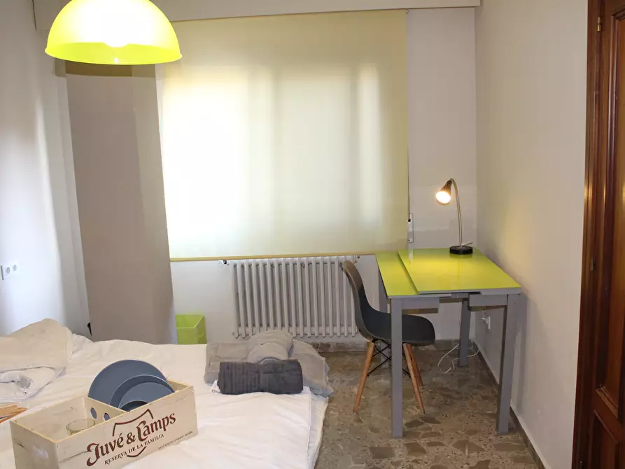 Immagine 7 di Camera in affitto  in Calle Baldoví a Valencia