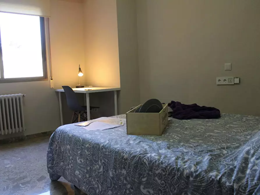 Immagine 6 di Camera in affitto  in Calle Baldoví a Valencia