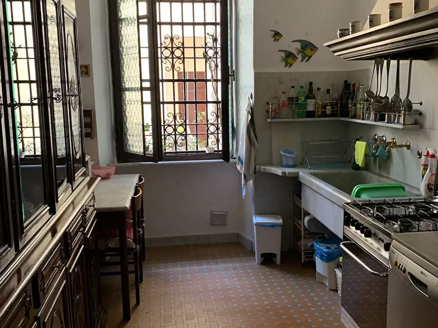 Immagine 6 di Camera in affitto  in Via Loris Giorgi a Carrara