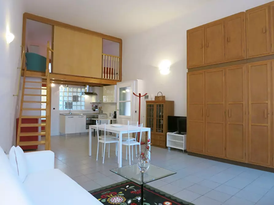 Immagine 5 di Appartamento in affitto  in Via Altaguardia a Milano