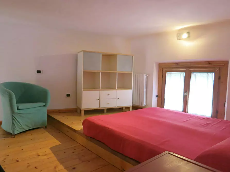 Immagine 2 di Appartamento in affitto  in Via Altaguardia a Milano