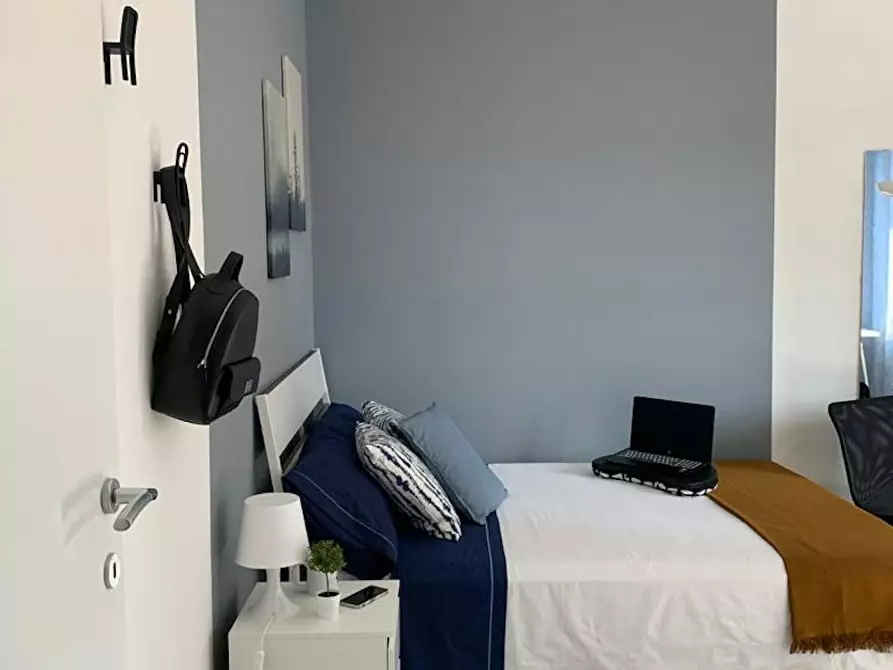 Immagine 2 di Camera in affitto  in Via La Thuile a Torino